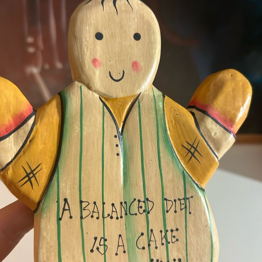 Vintage Hand Carved Wooden Figurine Indonesia Funny Kitchen Decor Folk Art Sign - Picture 3 of 4